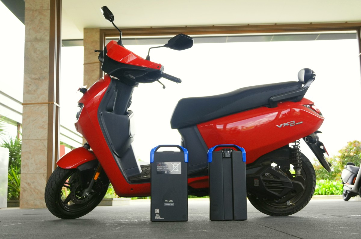 Vida VX2 left side profile shot with batteries